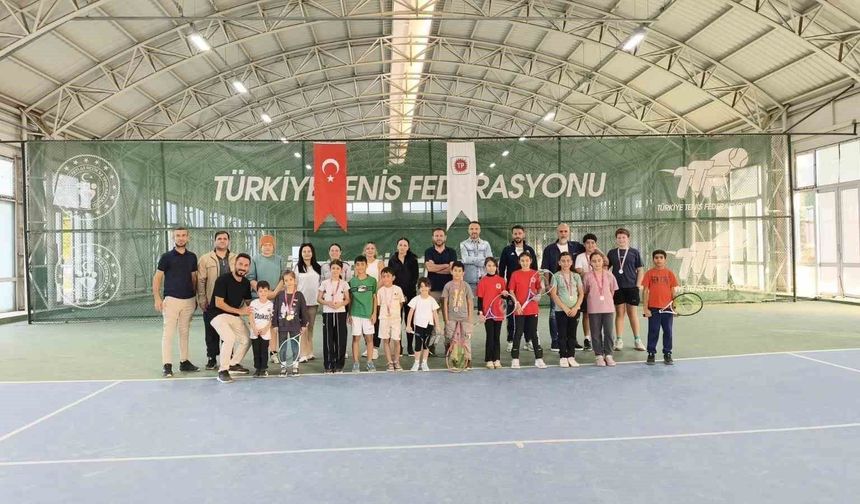 Batman'da Amatör Spor Haftası tenis turnuvası tamamlandı