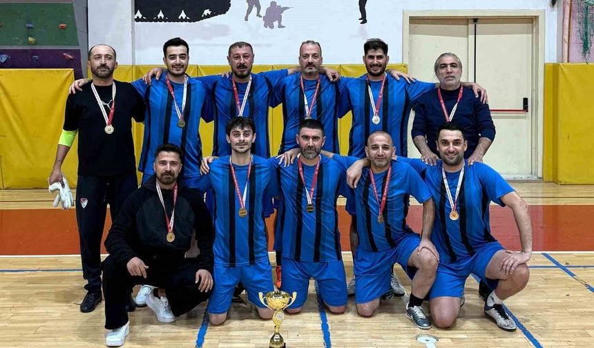 Elazığ Belediyespor Futsal Takımı şampiyon oldu