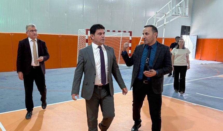 Hakkari'de Cumhuriyet İlk ve Ortaokuluna yeni spor salonu