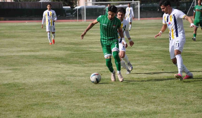 Kars 36 Spor, Fatsa Belediyespor'u tek golle geçerek tur atladı