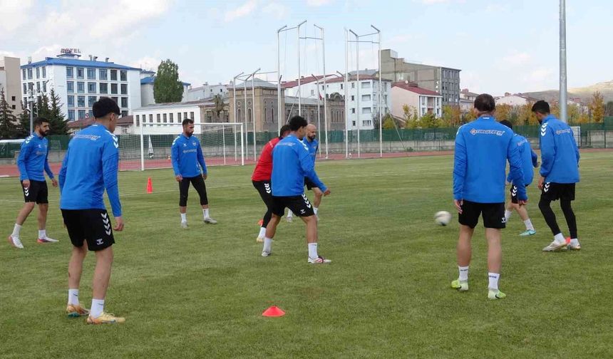 Kars 36 Spor'da Antalyaspor mesaisi sürüyor