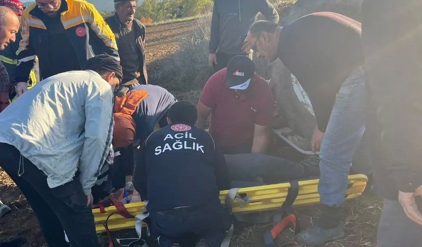 Kastamonu'da devrilen traktörün altında kalan sürücü yaralandı
