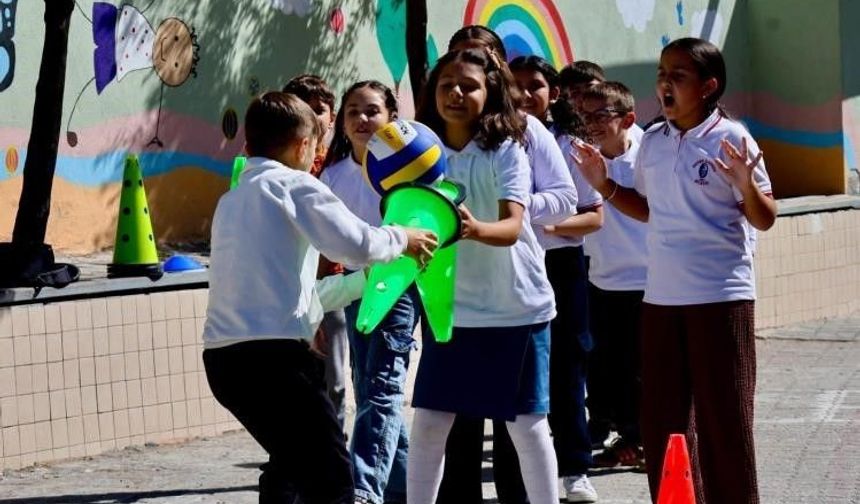 Minik öğrenciler sporla hem eğlendi hem hareket etti