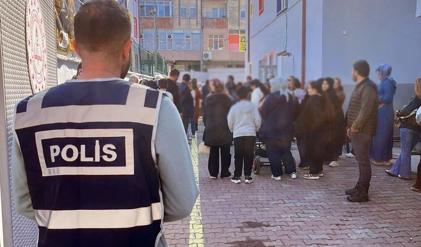Öğrenciler derste, emniyet nöbette!