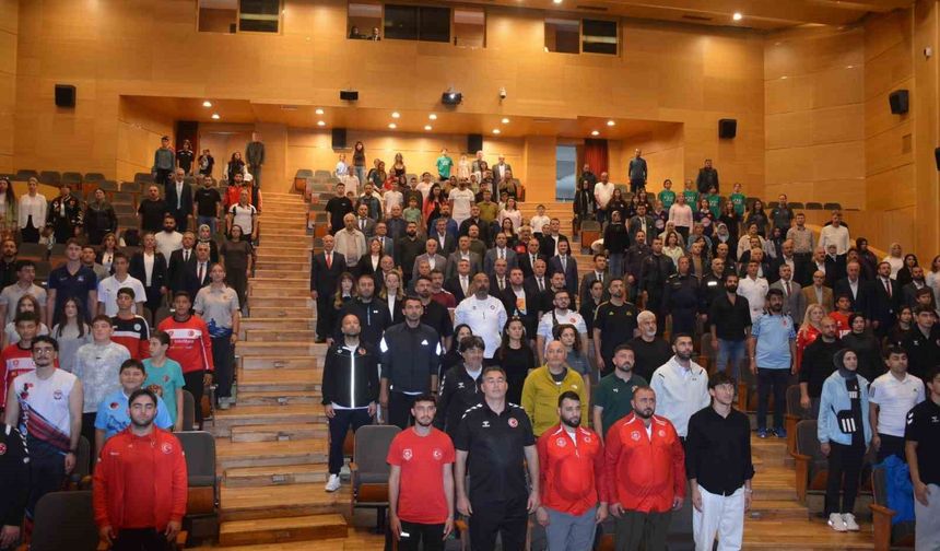 Sinop'ta amatör sporun başarılı isimleri ödüllendirildi