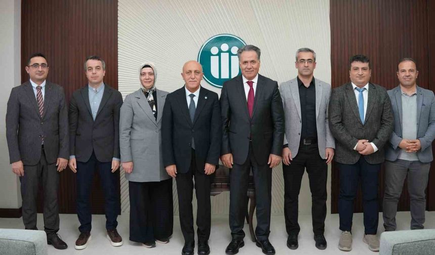 TÖTM Başhekim ve Başhekim Yardımcılarından Rektör Akpolat'a ziyaret