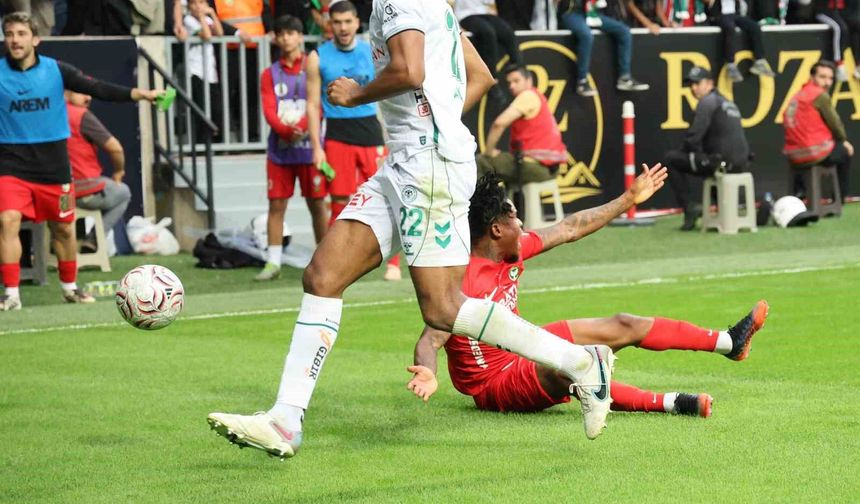 Trendyol Süper Lig: Amed Sportif Faaliyetler: 1 - Konyaspor: 0 (Maç sonucu)