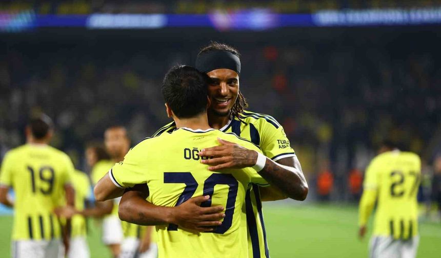 UEFA Şampiyonlar Ligi: Fenerbahçe: 2 - Slavia Prag: 1 (İlk yarı)