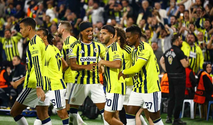 UEFA Şampiyonlar Ligi: Fenerbahçe: 2 - Slavia Prag: 1 (Maç devam ediyor)