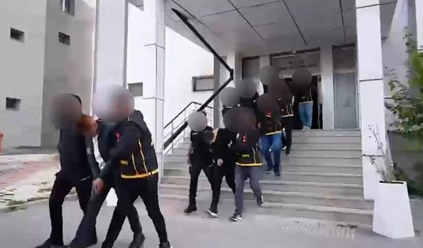 Van'da operasyon: 2.3 milyar TL'lik şüpheli para hareketi tespit edilen 11 kişi tutuklandı