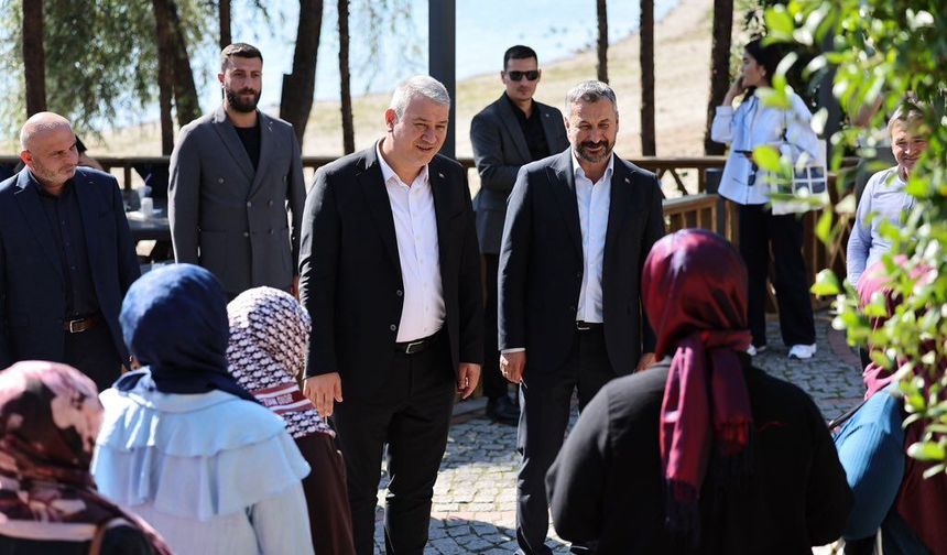 Başkan Çelik ve Eskipazar Belediye Başkanı Serkan Civa ile Gölpark Tesisleri'ni İnceledi