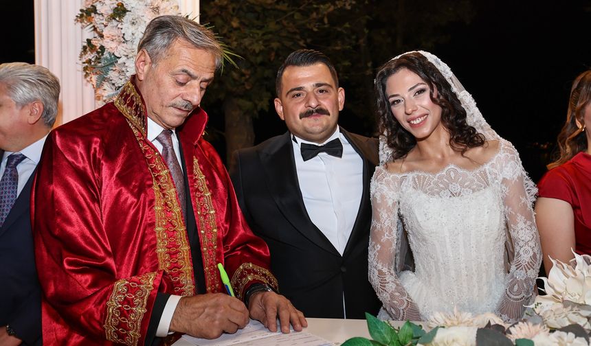 Sakarya siyaseti bu düğünde buluştu!