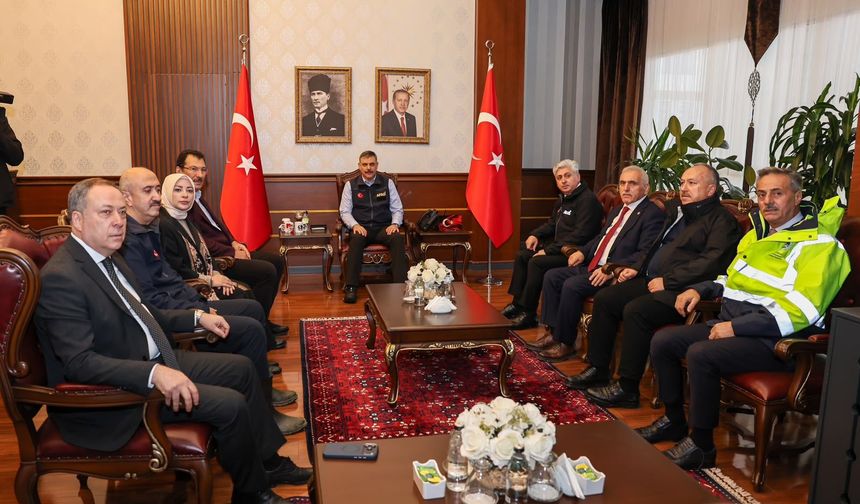İçişleri Bakanı Mustafa Çiftçi Sakarya'da! Valilikte Acil Afet Zirvesi Yapıldı