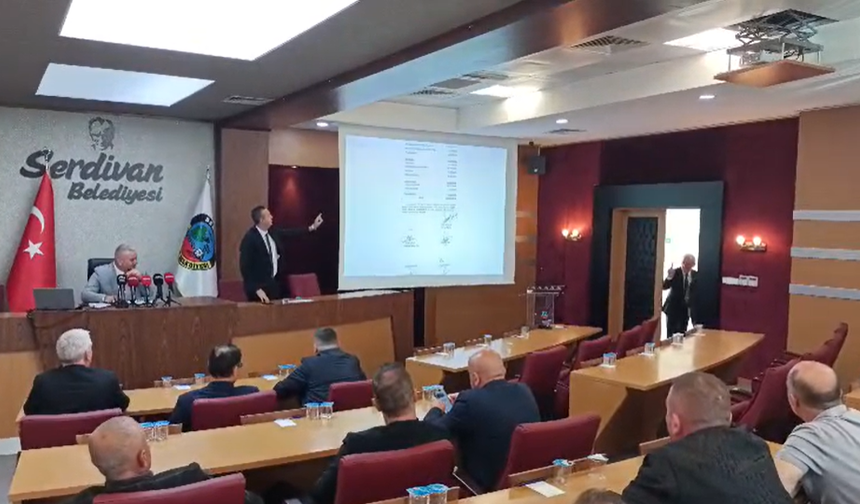 Serdivan Belediyesi’nde bütçe krizi: Meclisi terk ettiler!