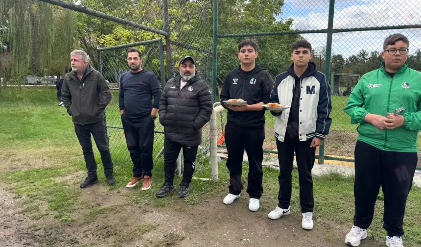 Tatangalar’dan Rüstemler Tesisleri’ne Moral Ziyareti: Yeşil-Siyahlılara Tatlı İkramı